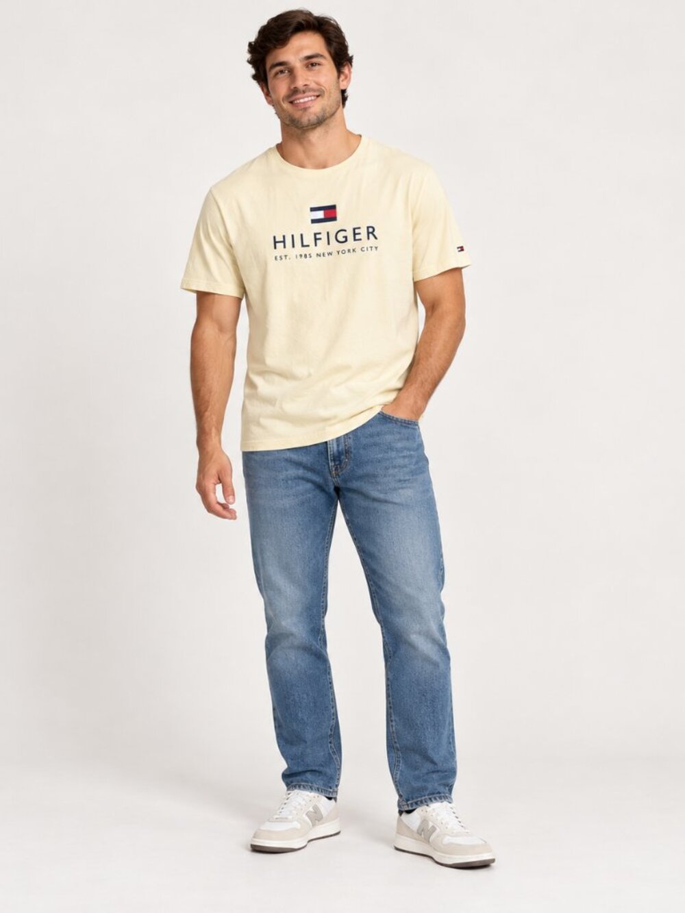 Tommy Hilfiger Men’s Cream Logo Graphic T-Shirt – Size XL